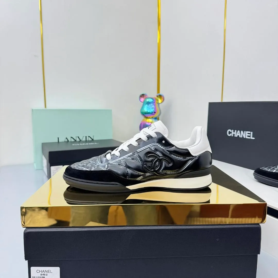 👟👟Ex-factory price 620👟👟 Top version Chanel Chanel - 2025 counter top casual sports shoes This sneaker is a classic design; the upper is electro-embroidered with a variety of techniques; the outsole is fashionable and sporty; it is extraordinary and incorporates a variety of color matching elements... The diversified mix and match is very beautiful and versatile, and can be used for leisure, fashion, sports and outdoor... ꫛꫀꪝ Go➫ Material: ❶Upper is made of: original cowhide ❷Inner lining is made of: original imported sheepskin ❸Outsole is based on: original TPU combination outsole Special counter boutique packaging complete set for women 35–41